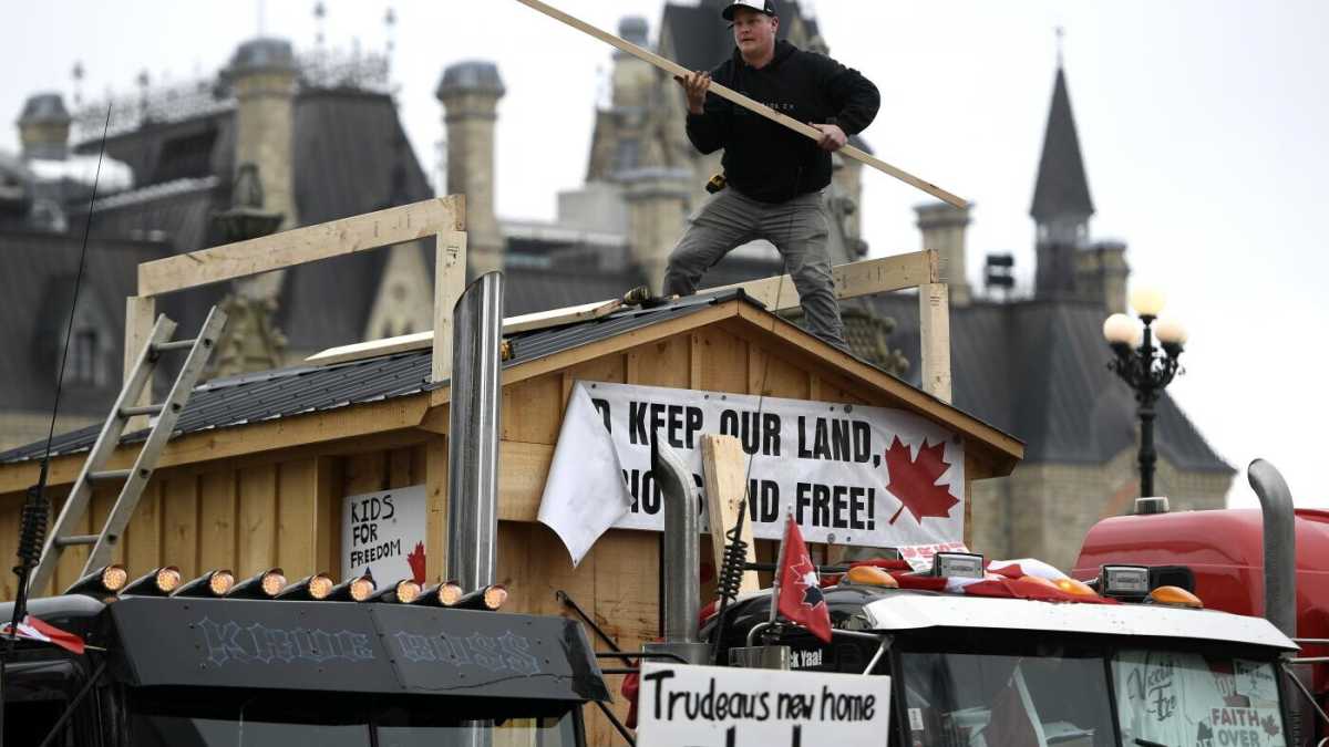 Immagine di Dietro al blocco dei camion a Ottawa c’è il format populista che funziona in tutto il mondo