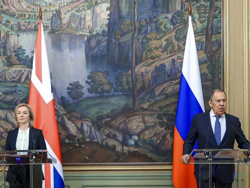 La diplomazia inglese non si ferma davanti a Lavrov sprezzante