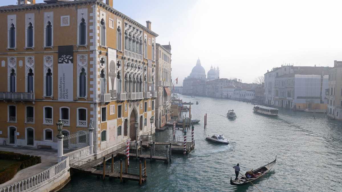 Immagine di Verticale veneziana. Le fotografie di Fulvio Orsenigo in mostra alla fondazione Wilmotte