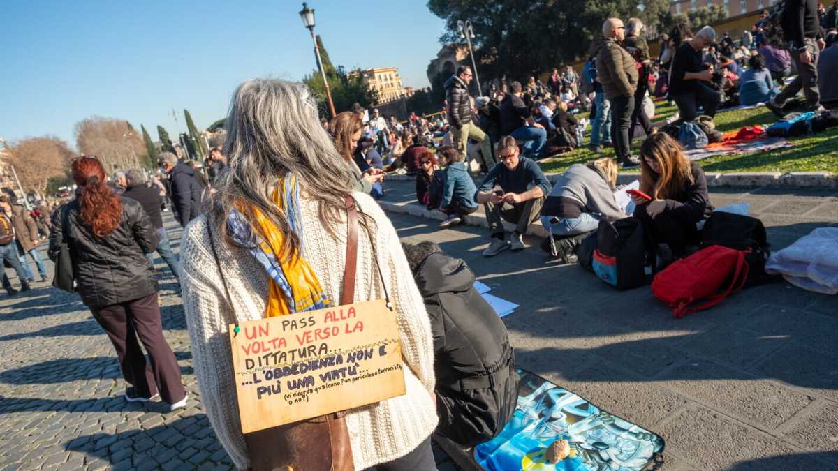Immagine di Un grido dalla galassia dei traditi: “Basta con la democrazia, tanto non funziona!”