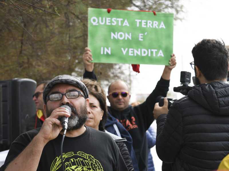 Perché non possiamo fare gli ambientalisti con il c… degli altri