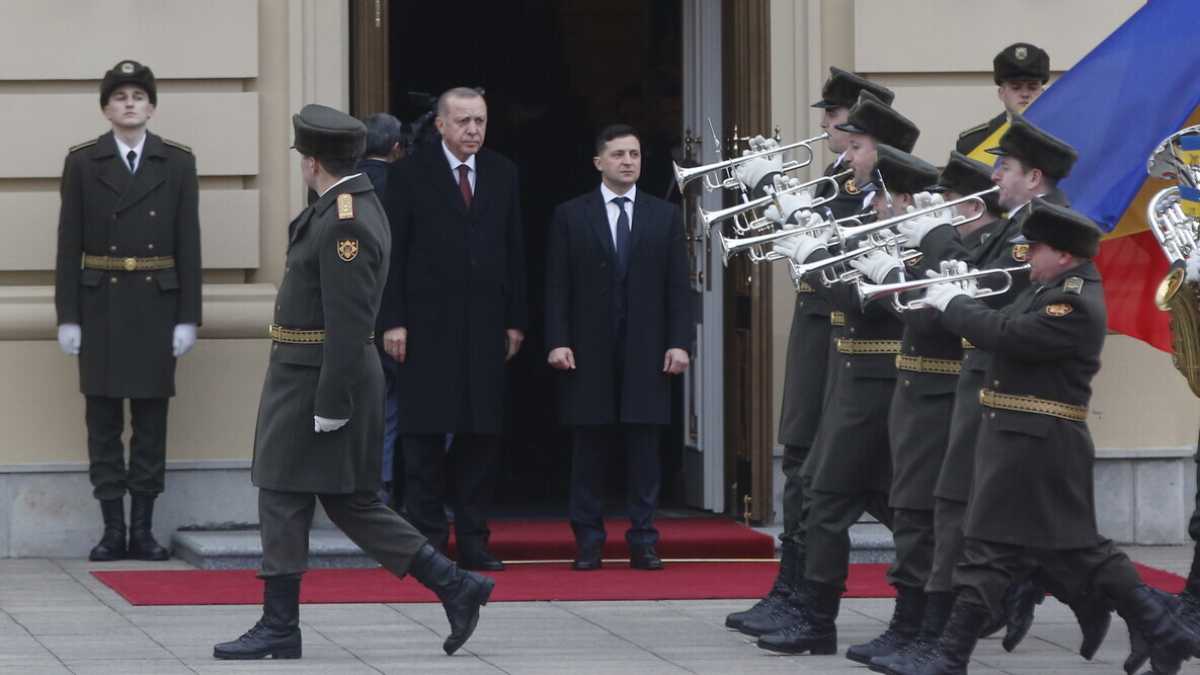Immagine di Erdogan fa un regalo prezioso a Kiev