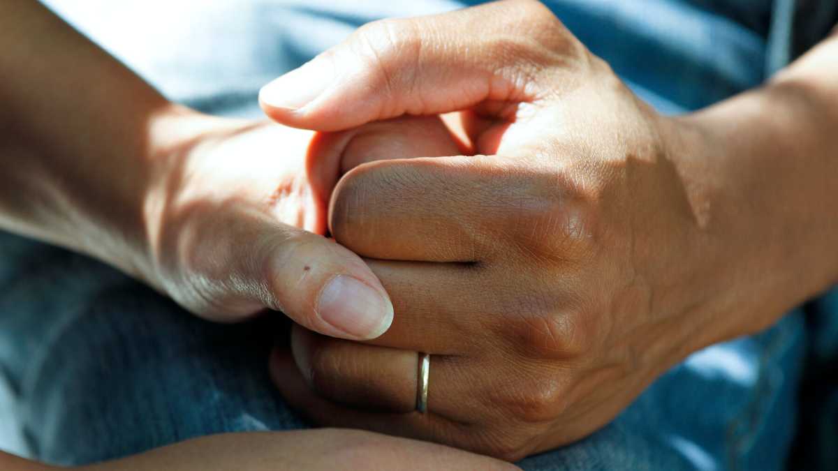 Immagine di La politica zitta sul corpo, confine invalicabile pure per placare il dolore
