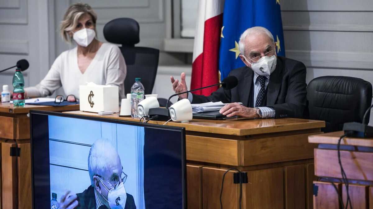 Immagine di I commenti politici e i giudizi sul Parlamento di Amato. Esiste un “rischio Cossiga” alla Consulta?