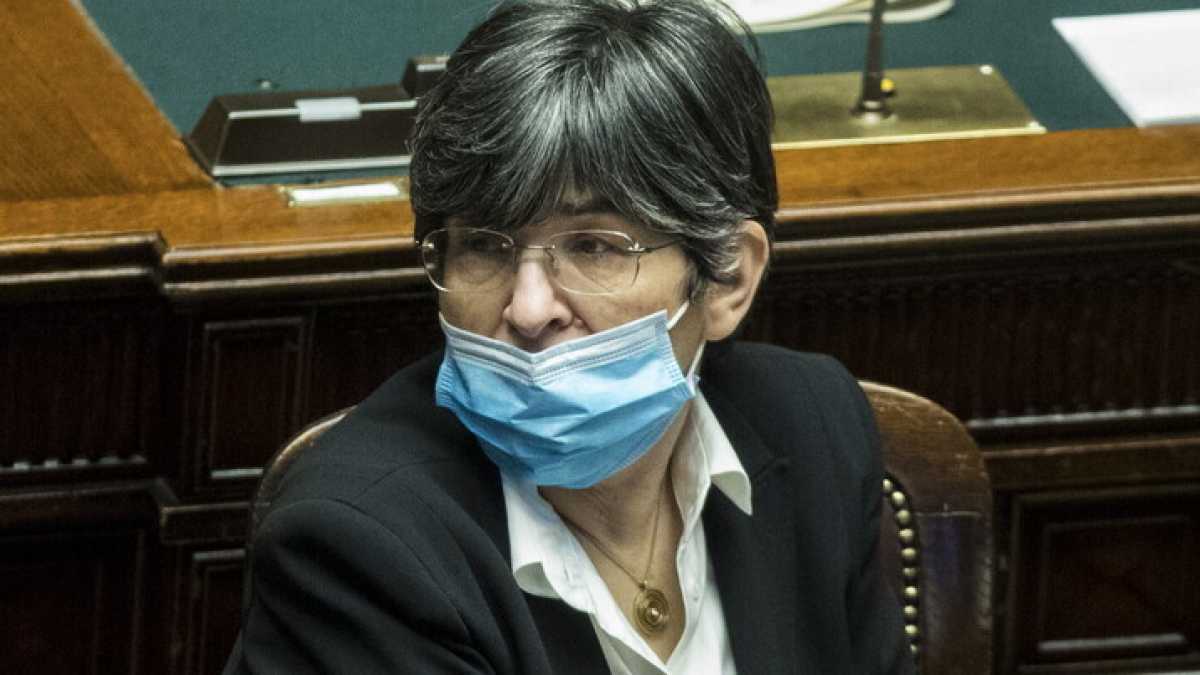 Immagine di "Bollette e Superbonus in Cdm. Su automotive è l'ora della riconversione". Parla Guerra (Mef)