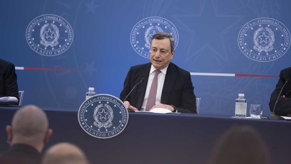 Immagine di È ciclico: partiti inebetiti chiamano un gigante al governo e lo prendono a pernacchie