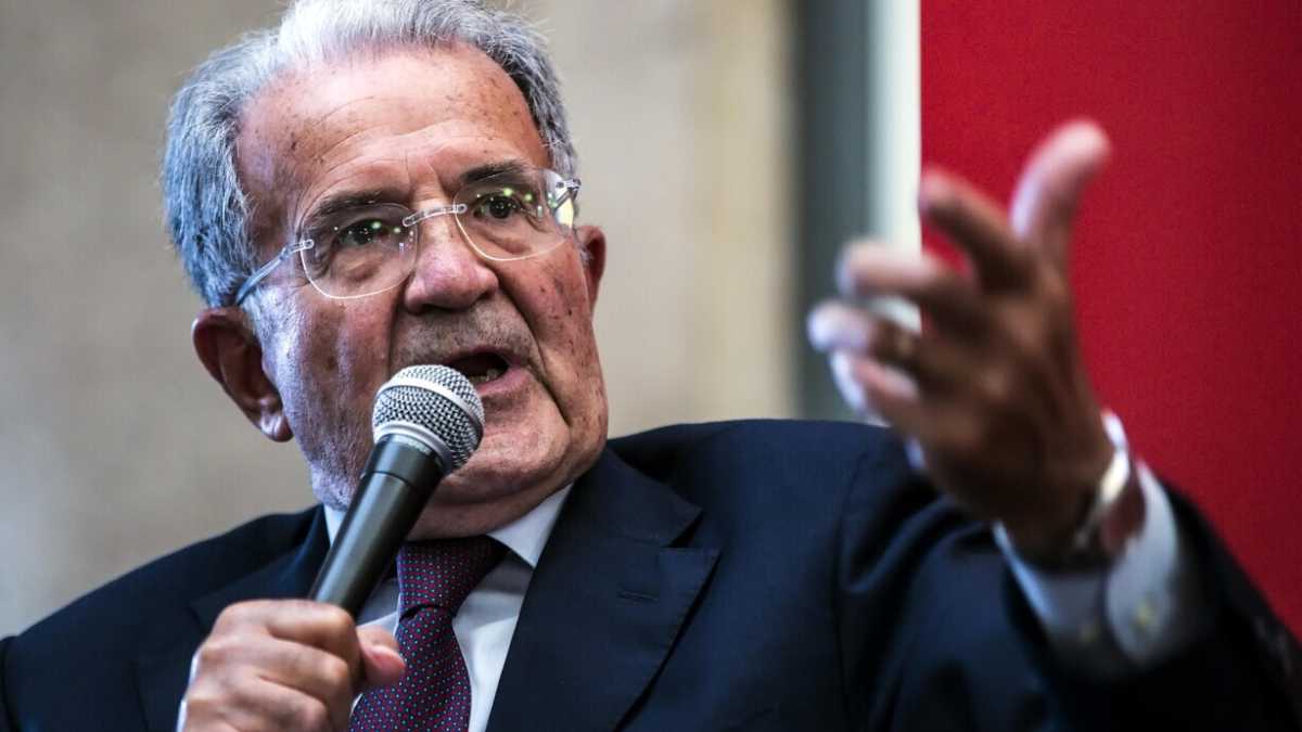 Immagine di "Il coltello dalla parte del manico oggi ce l’ha Putin. Le sanzioni non sono sufficienti". Parla Prodi