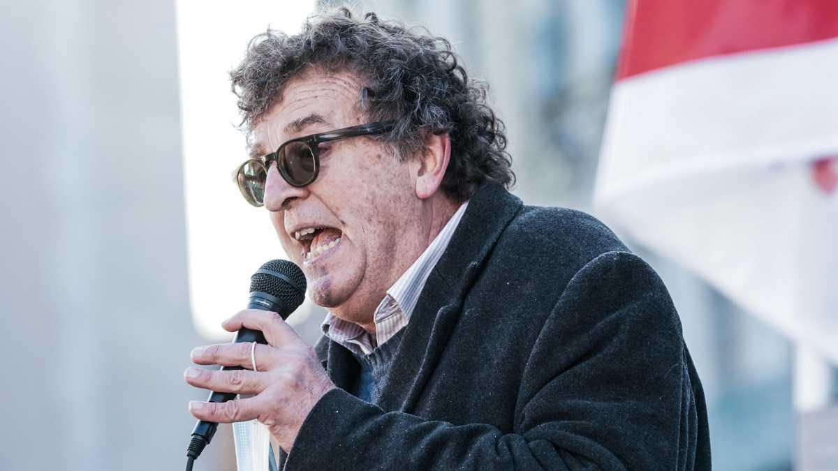 Immagine di Dalla sfida pandemica al fronte ucraino: l’importante è riciclarsi nei talk-show
