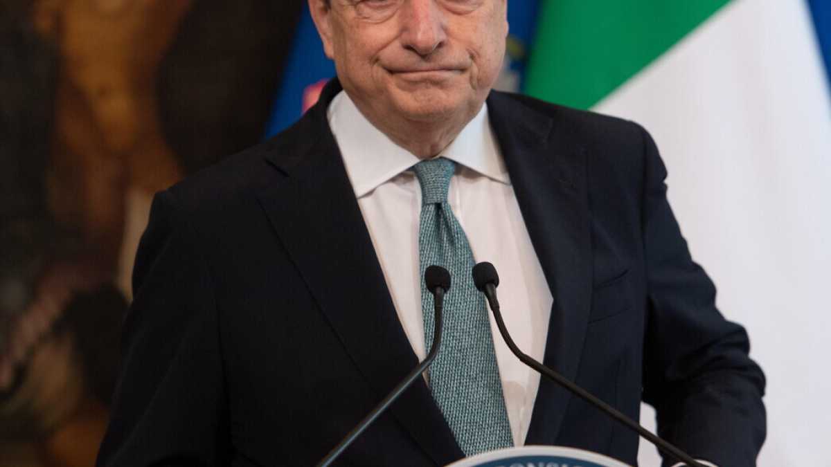 Immagine di La commozione per Zelensky e l'imprudenza sull'energia: scossa di Draghi al Parlamento