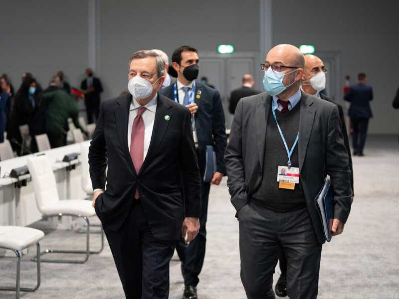Mario Draghi e Roberto Cingolani (Ansa)