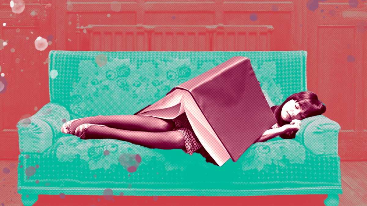Immagine di Sommergersi di libri è un atto di fede nella larghezza della vita