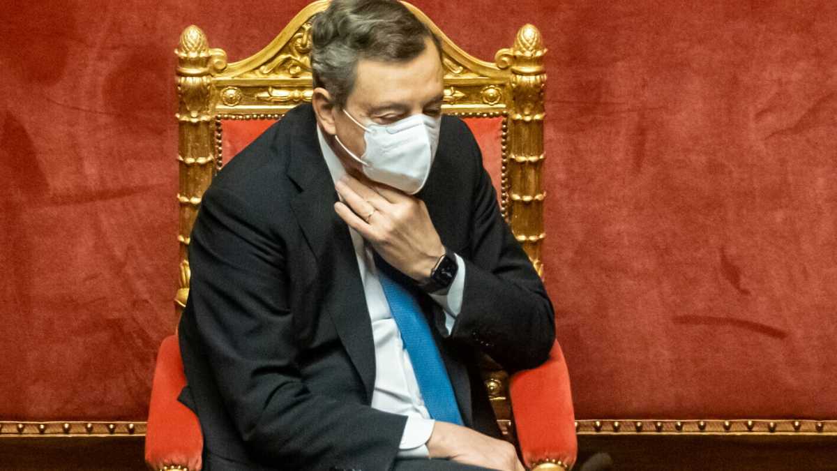 Immagine di I ceffoni di Draghi contro i populisti del gas: "L'Italia non si oppone a nessuna sanzione"