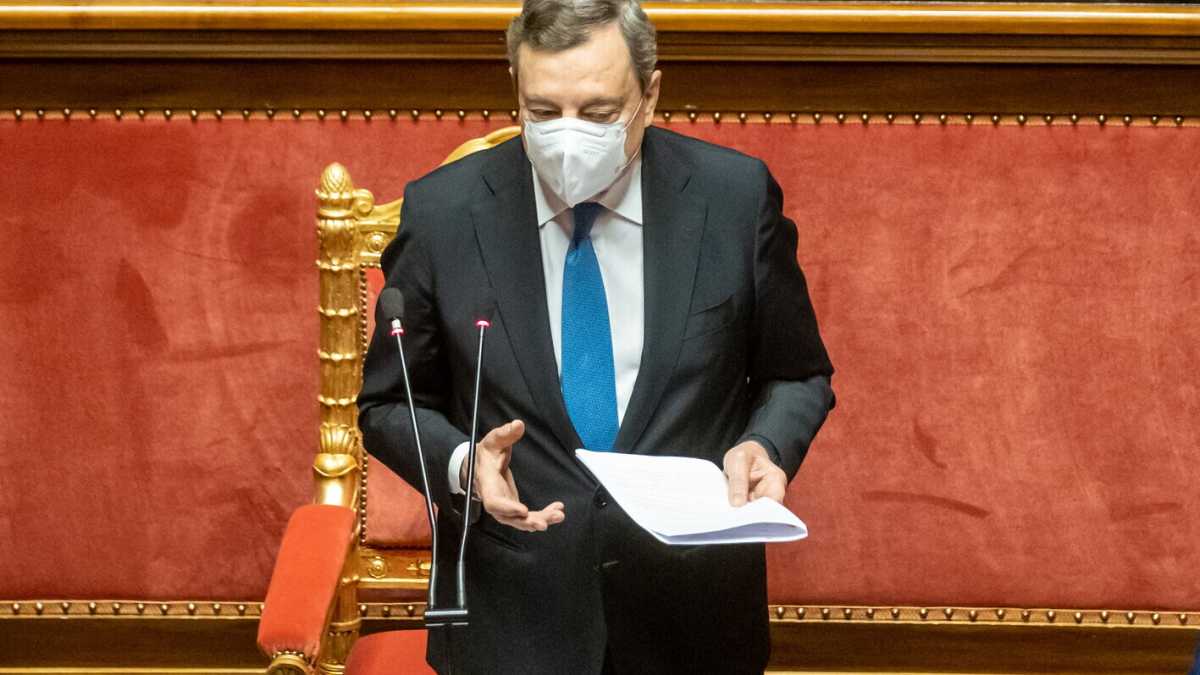 Immagine di Draghi rassicura Zelensky sullo Swift. Salvini: "Rischiamo il black out"