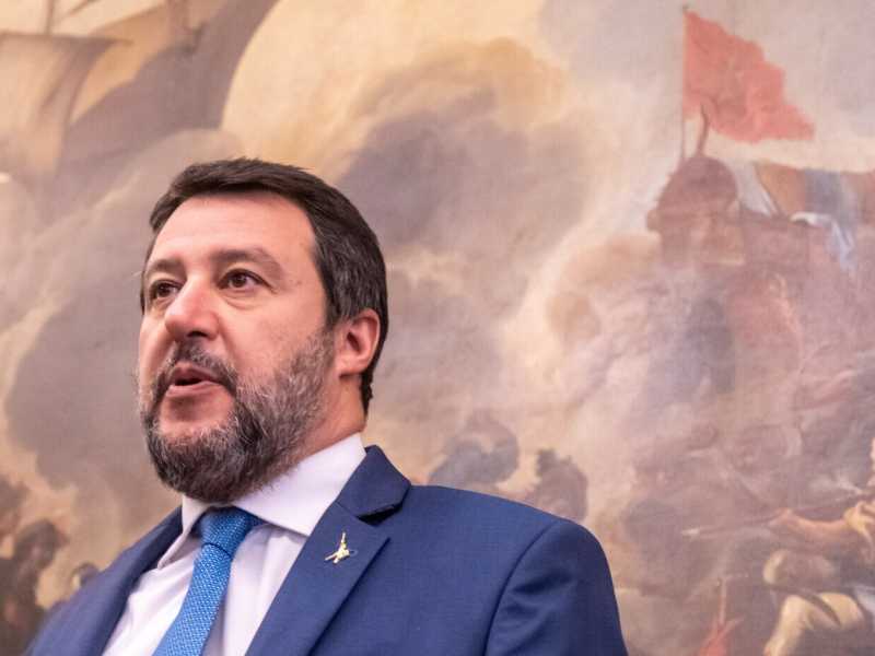 Ora Salvini ripudia le armi: "Sono contrario all'invio di armamenti in Ucraina". E per Draghi è un problema