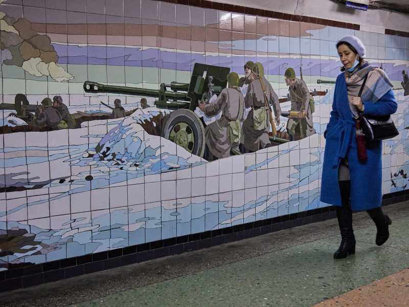 Murale con scena di battaglia in un sottopasso a Rostov, in Russia (Foto di Oleg Nikishin/Getty Images)<br />