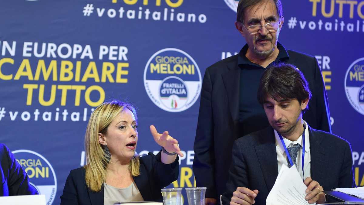 Immagine di Dall'opposizione Fratelli d'Italia (più di Salvini) si schiera con il governo su Putin