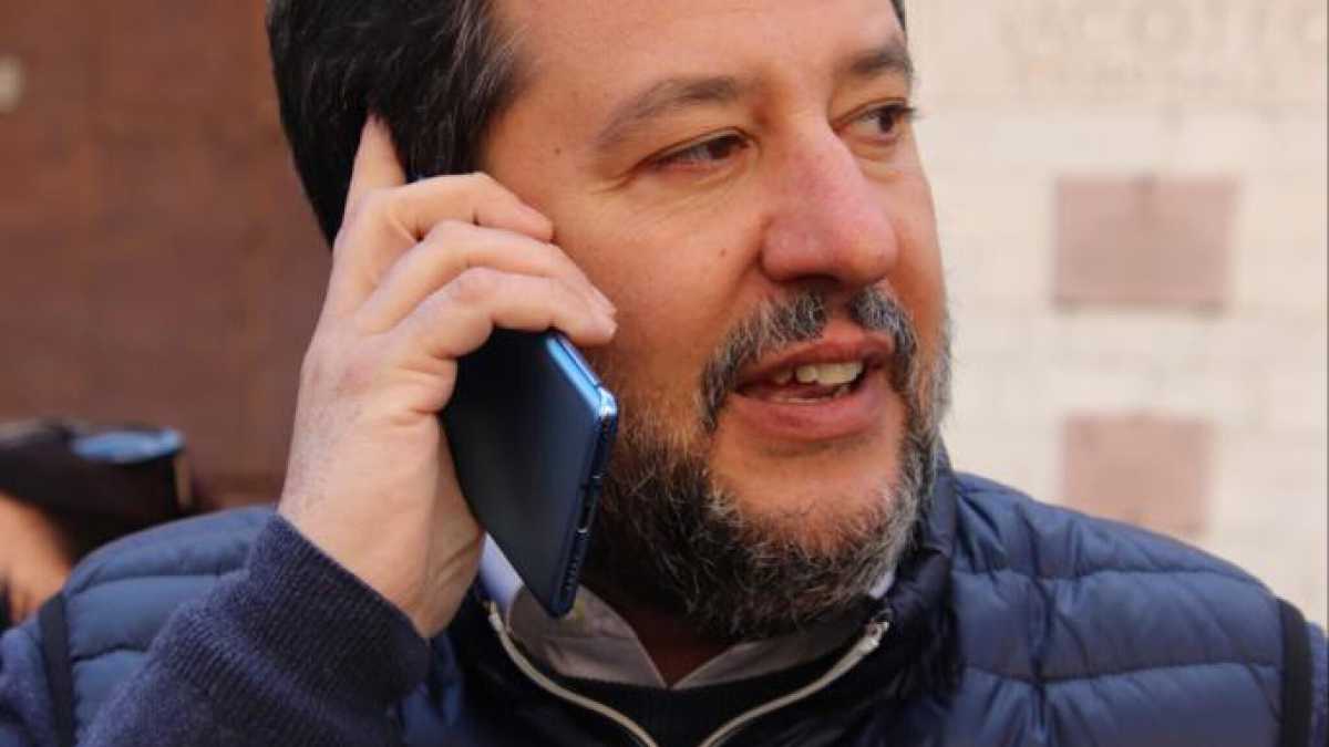 Immagine di Da Mosca ad Assisi: la strana marcia per la pace di Salvini