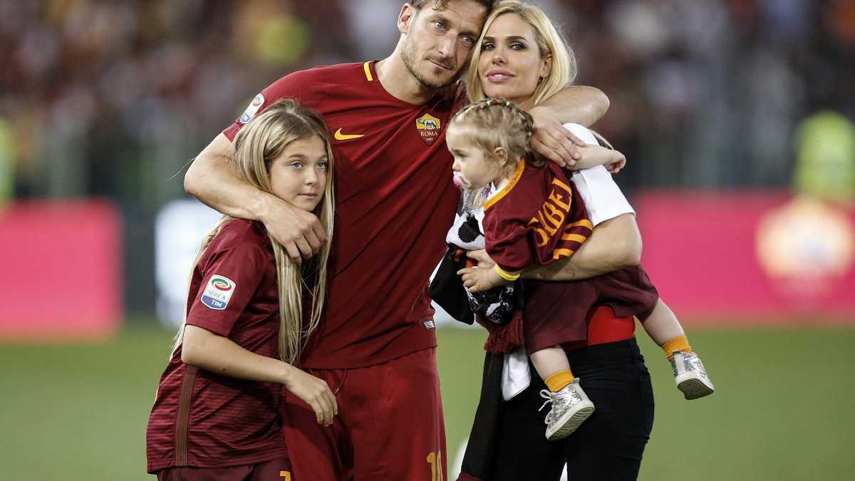 Immagine di Totti e Ilary Blasi sono l’ultima soap opera italiana, che piace proprio perché reale