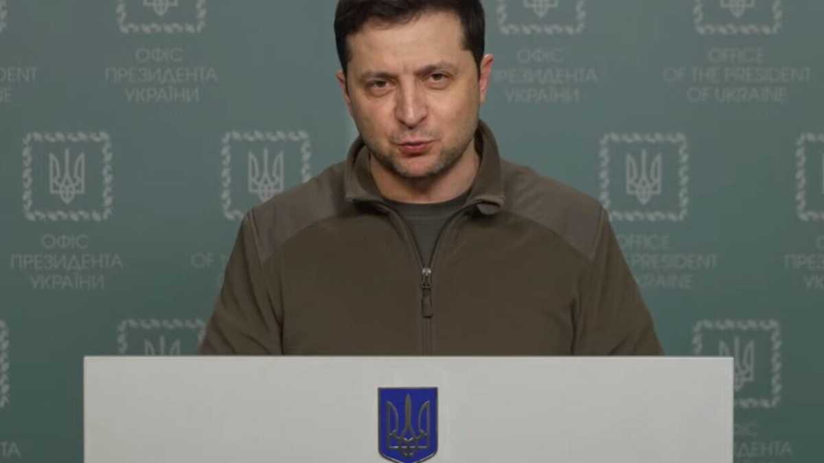 Immagine di Zelensky in divisa e i leader in cravatta spiegati da Paolo Macry