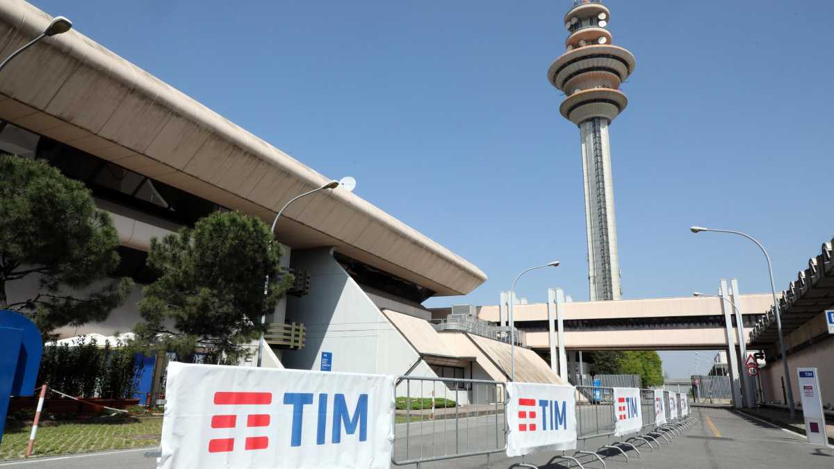 Immagine di Una rete unica aperta ai privati: la via d'uscita per evitare una débâcle per Tim
