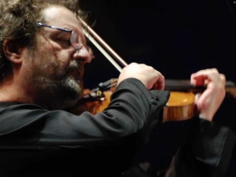 Screenshot da YouTube di Pavel Vernikov.&nbsp;Odessa Golden Violins 2015&nbsp;<br />