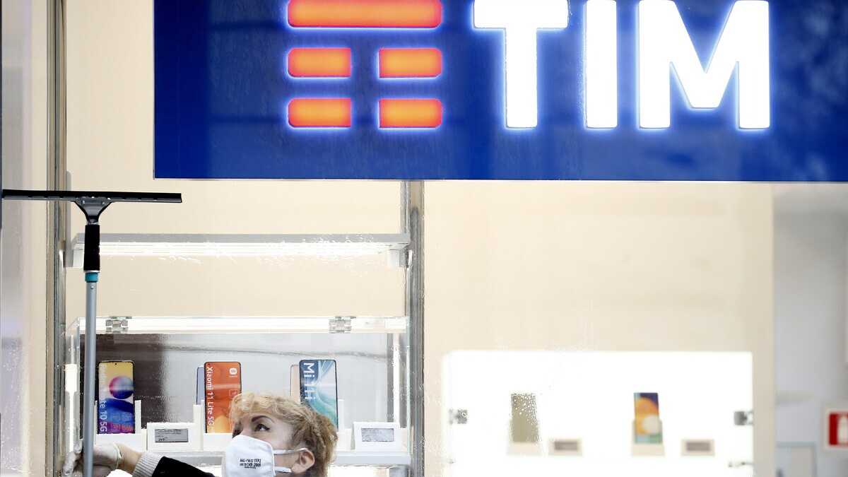 Immagine di Il whatever it takes di Cdp per far fallire l’opzione Kkr per Tim