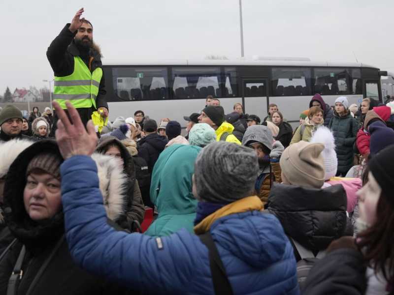 In Polonia sono già 600 mila i profughi ucraini. Ma è solo l'inizio del grande esodo