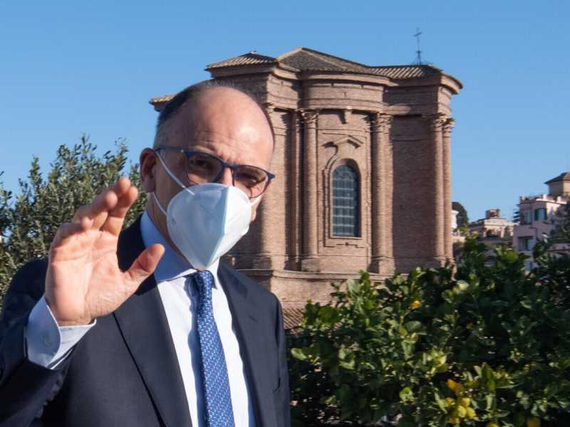 "Giusto fornire armi all'Ucraina": così il Pd di Letta sfida piazza San Giovanni