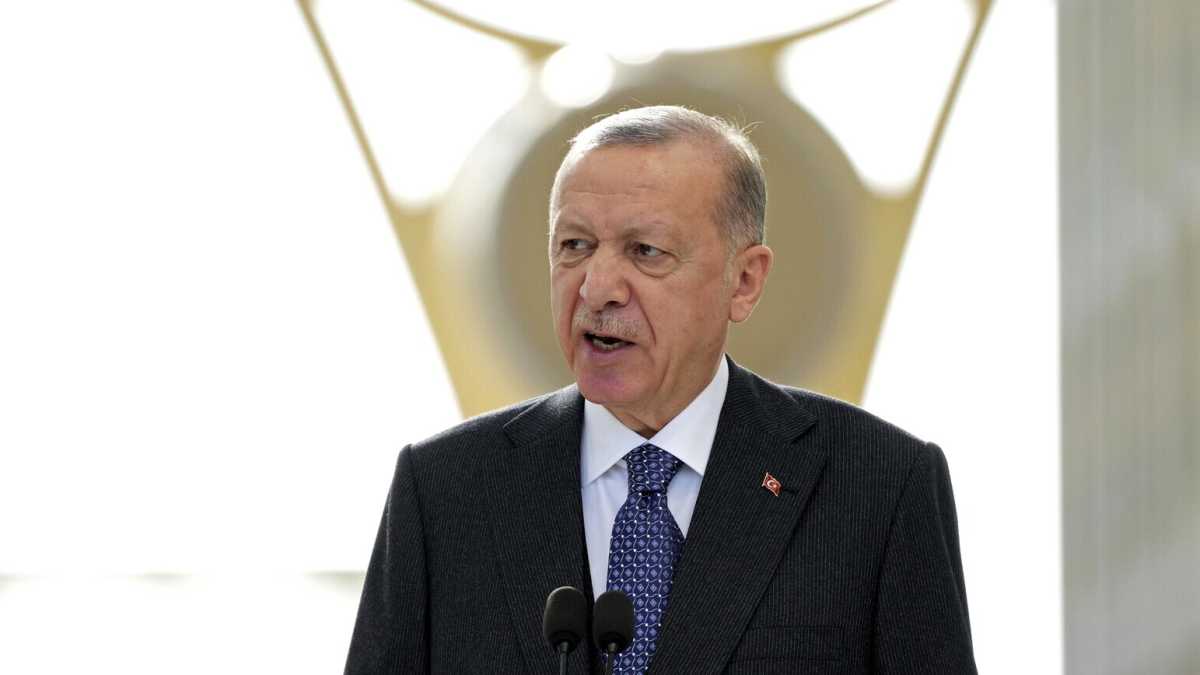 Immagine di Erdogan prova a fare il giocoliere tra Putin e Biden. Ma Mosca si fida poco