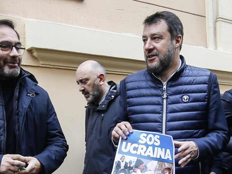 "Ghe pensi mi": Salvini a Varsavia per aiutare i profughi in fuga dalla guerra di Putin