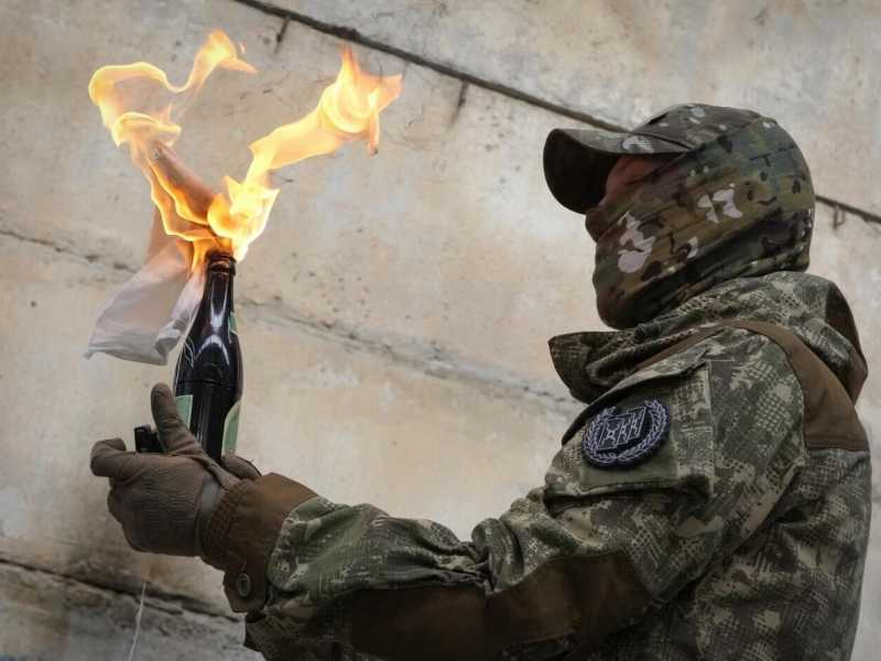 Mr Molotov: la resistenza spontanea che sogna di difendere Kyiv dall’invasione