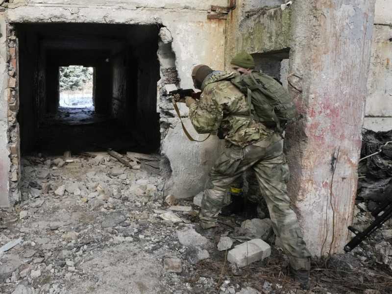 Putin assapora l’assedio largo a Kyiv, la forza bruta guadagna terreno