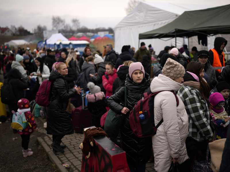 Ucraini in fuga dalla guerra, a&nbsp;Medyka, Polonia (LaPresse)<br />