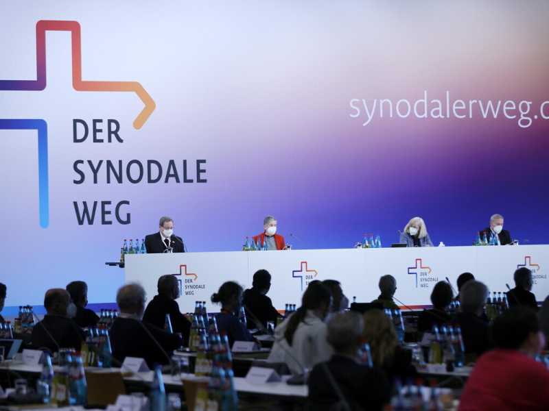 Un Sinodo di partito. Intervista alla scrittrice Dorothea Schmidt, membro dell’assemblea