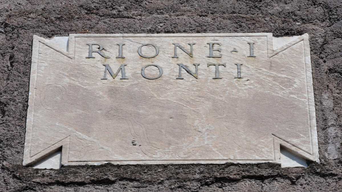 Immagine di L’Angelo Mai, metafora dell’incipiente degrado di Monti