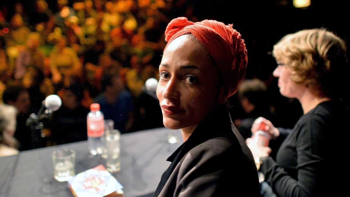 Immagine di Per Zadie Smith il dovere di scrittrici e scrittori è "difenderci dall’imperialismo americano"