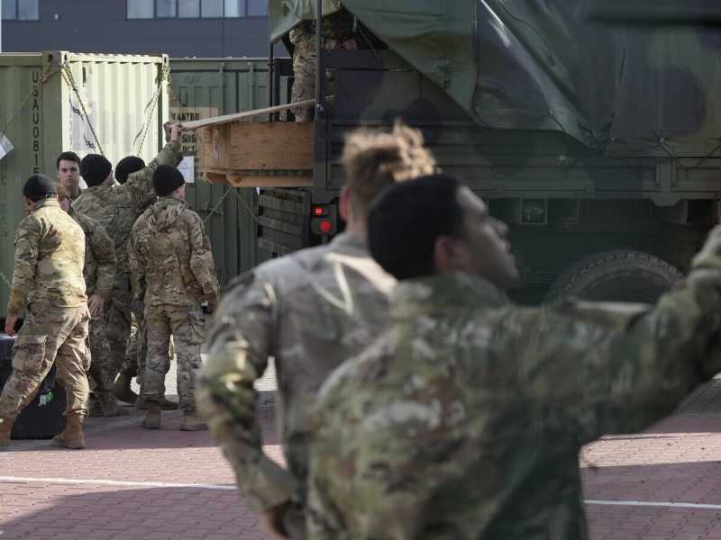 Italiani al fronte. L'escalation di Putin vista dai nostri soldati