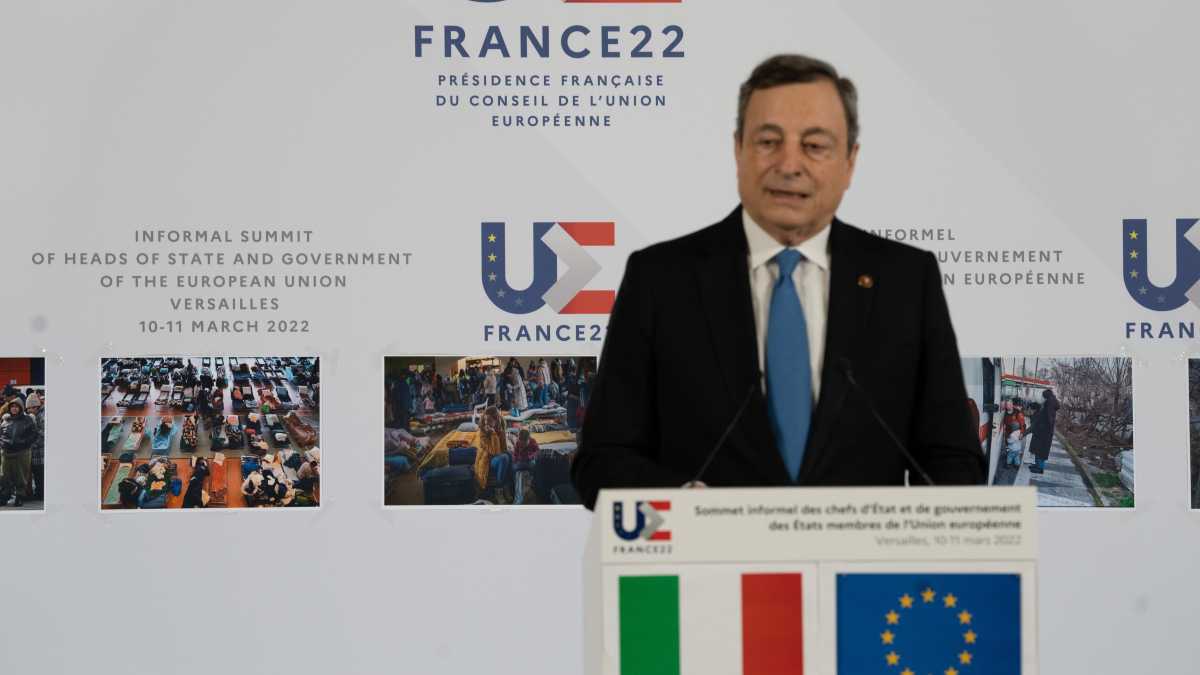 Immagine di Draghi tra "sciacalli" e stati arcigni. Sull'energia si attende il prossimo Consiglio Ue