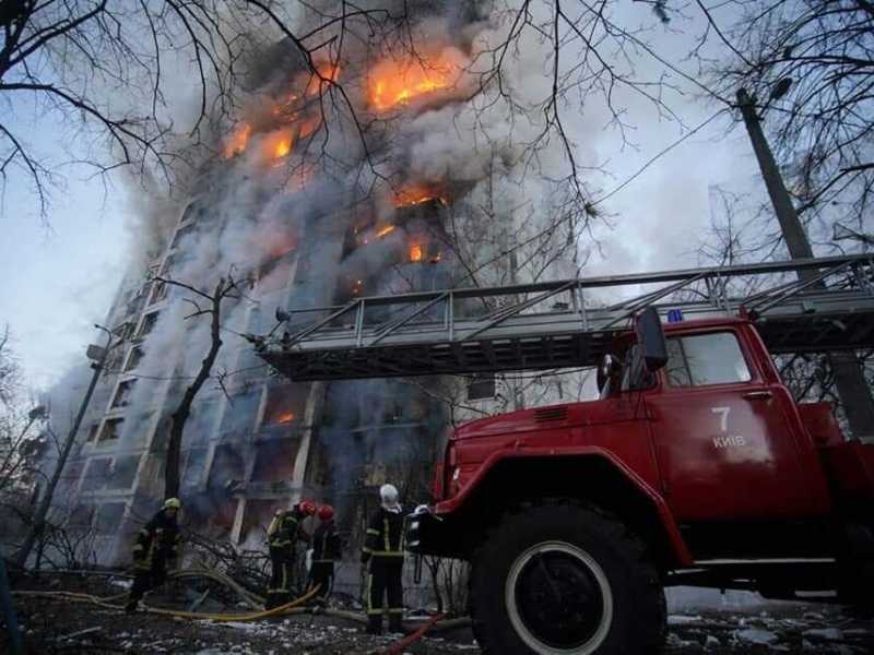 Guerra in Ucraina. Bombe su Kyiv. Oggi nuovo round di negoziati. Biden in Europa il 24 marzo
