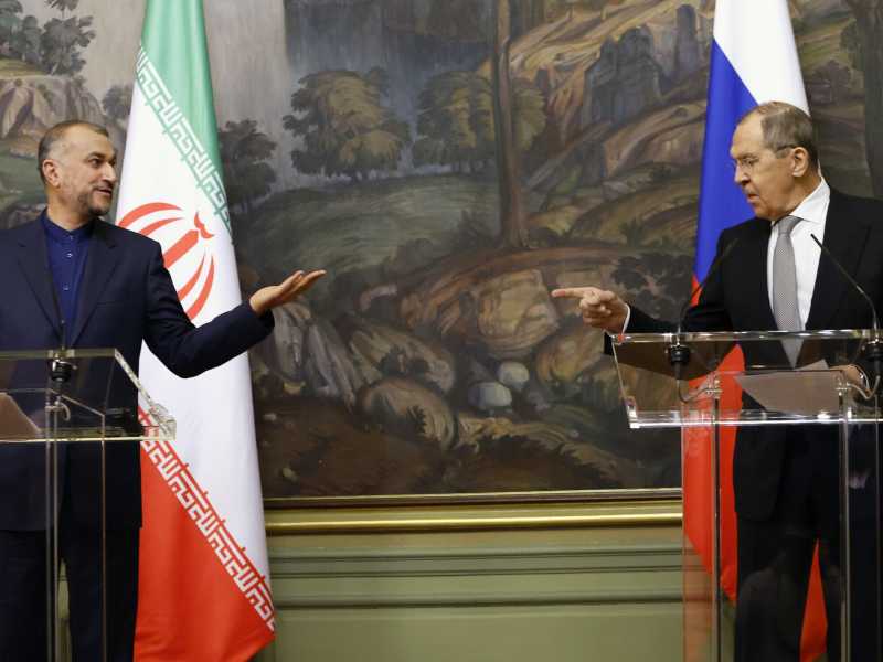 Il ministro esteri russo Sergey Lavrov incontra il suo omologo iraniano Hossein Amir Abdollahian (LaPresse)&nbsp;<br />