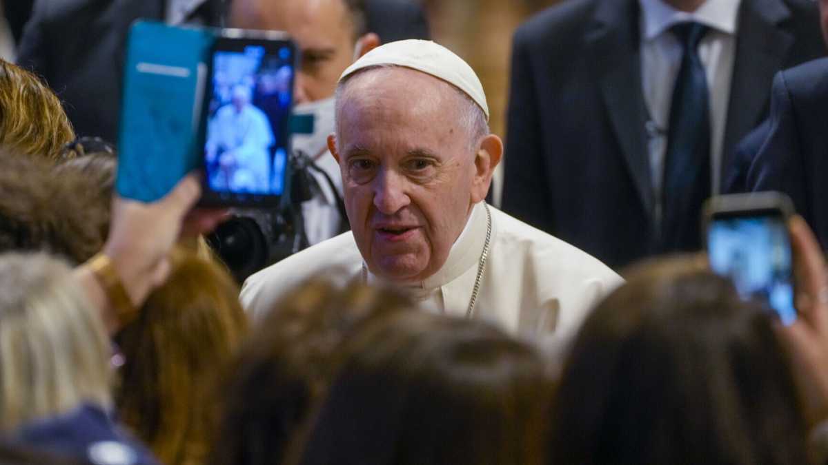 Immagine di Papa Francesco e l'udienza apocalittica: diluvio universale, guerra atomica, fine del mondo