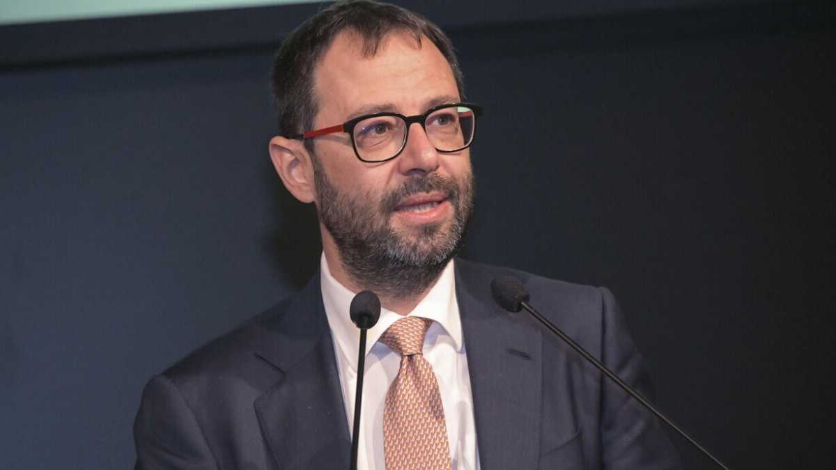 Immagine di Patuanelli apre all’import di mangimi Ogm. Perché la coltivazione no?