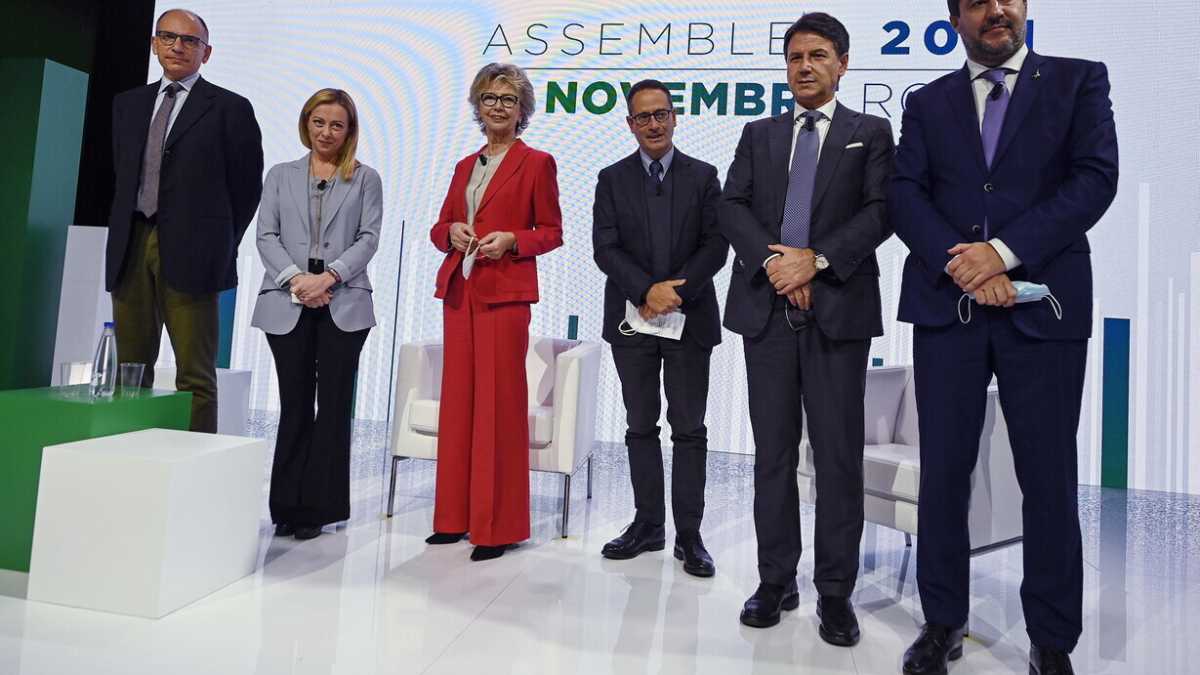 Immagine di La riunione M5s finisce tra le urla. I grillini a Conte: "Non abbiamo una linea"