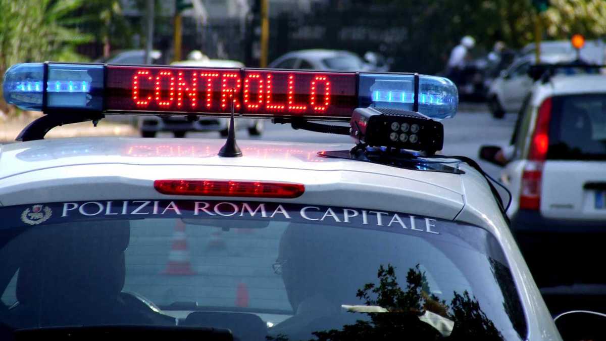 Immagine di Pagare multe online è quasi impossibile: il Comune di Roma ci guadagna