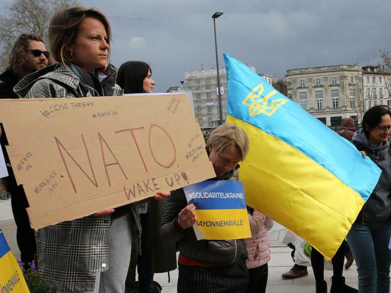 C'è una sinistra che scopre il volto antimperialista della Nato