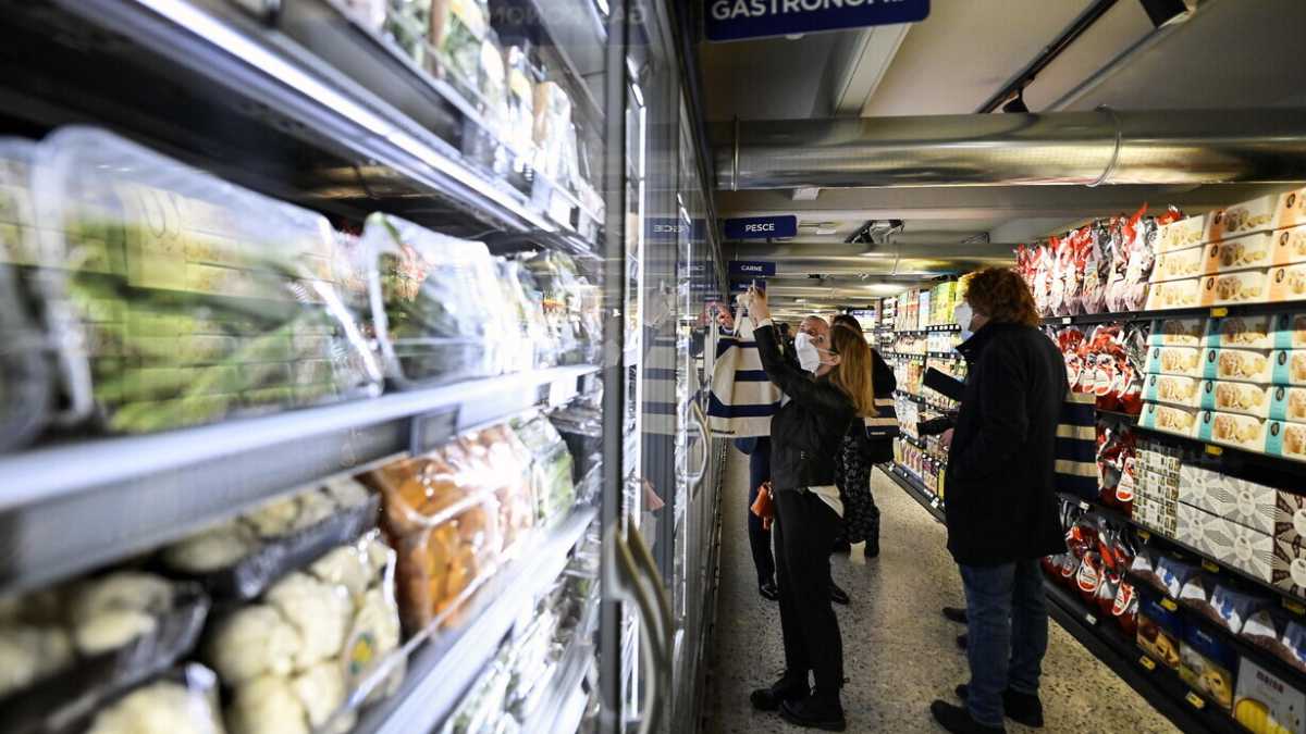 Immagine di La guerra al supermercato. La carenza di materie prime fa alzare i prezzi