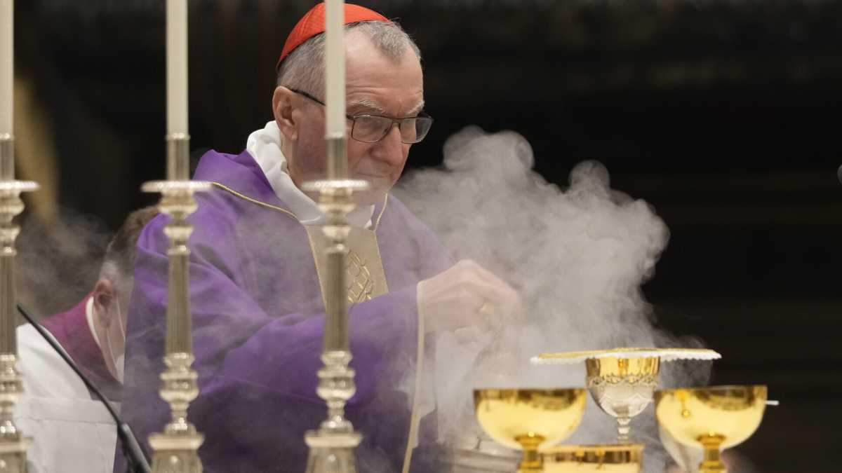 Immagine di Il segretario di stato vaticano: “Il diritto a difendersi prevede il ricorso alle armi”