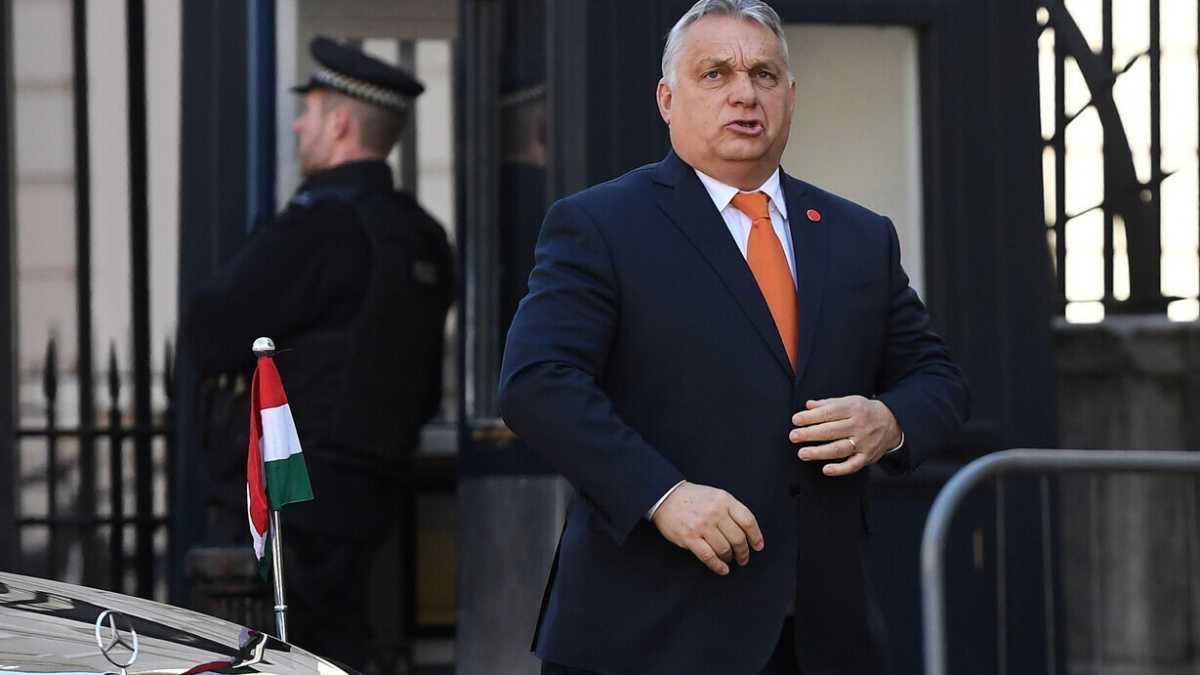 Immagine di Orbán mette il veto alle sanzioni sul petrolio russo, e altri si nascondono dietro Budapest