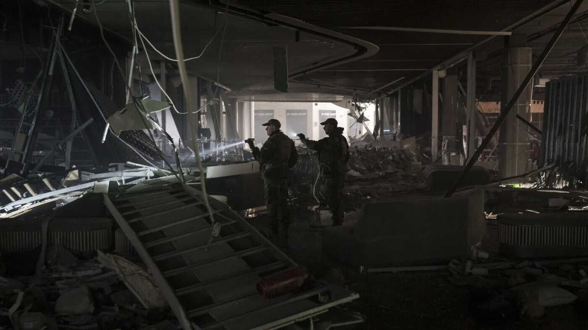 Immagine di La resistenza ucraina riconquista terreno. Macron sente Putin e Zelensky parlerà al vertice Nato