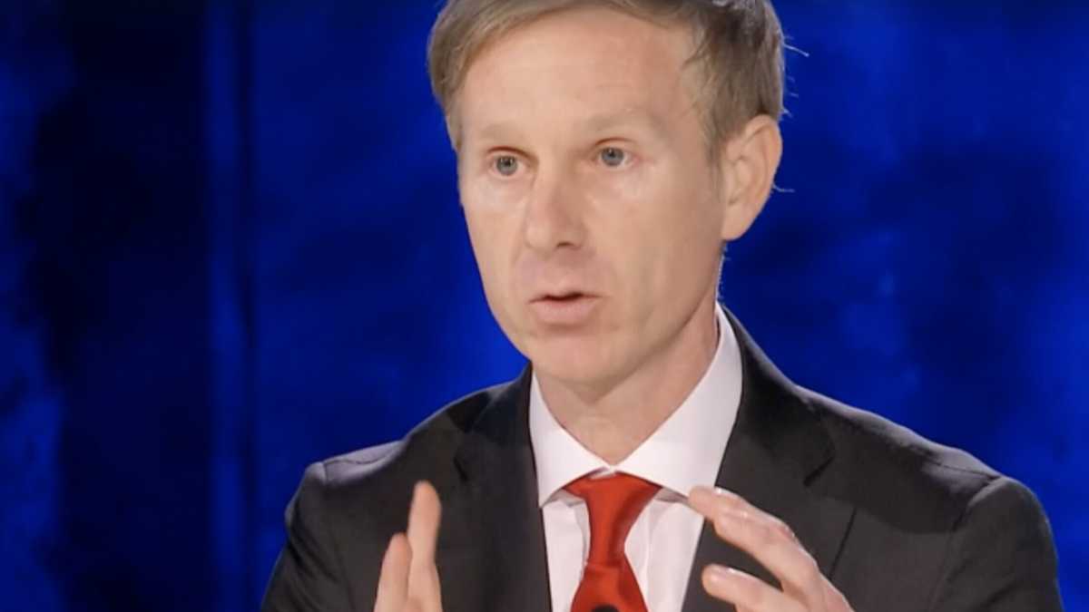 Immagine di Contratto Rai per Orsini, l'idolo dei putiniani. "2.000 euro a puntata da Cartabianca"